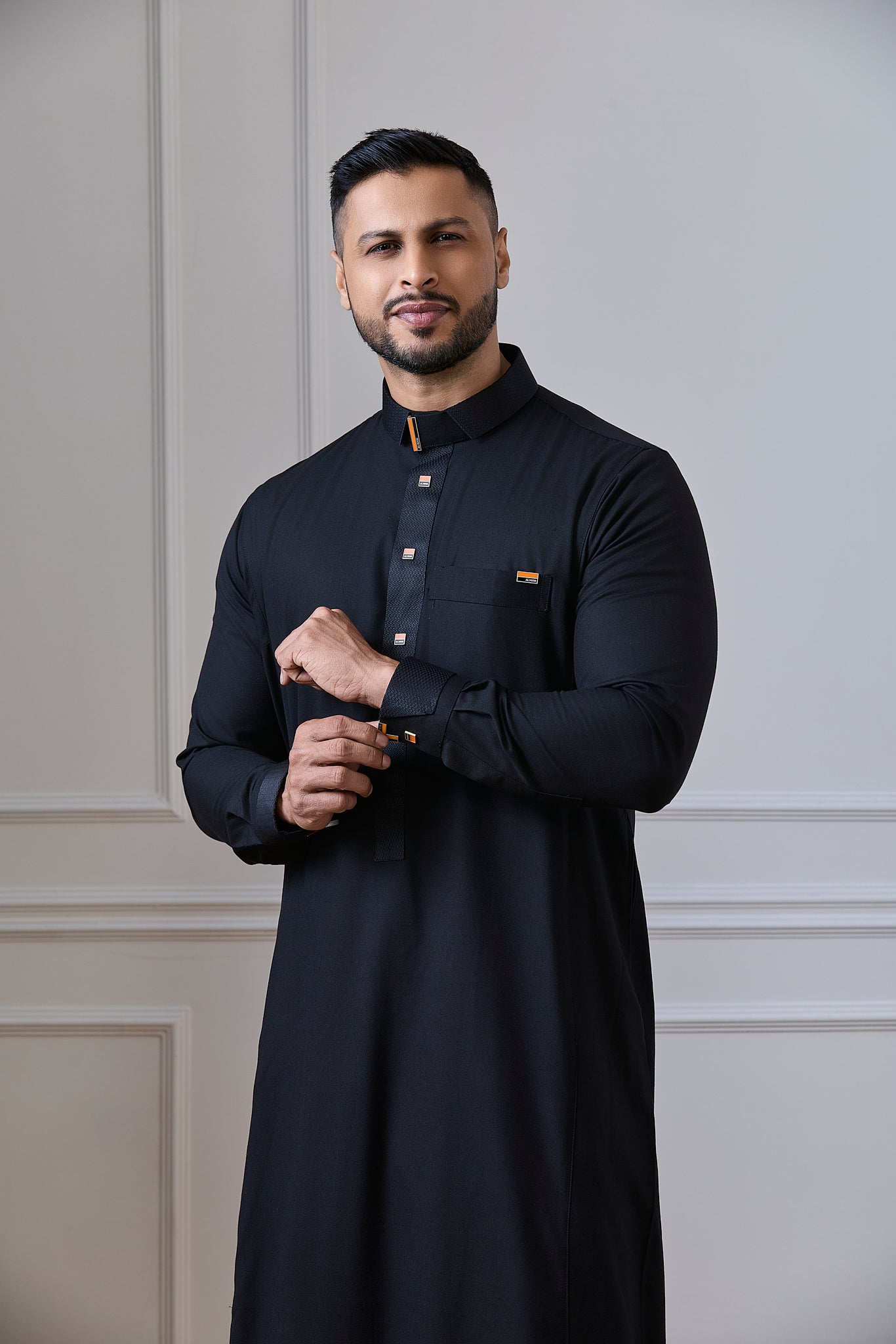 Black Jacquard Collar Thobe with Elegant Detailing | AN 2461