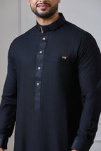 Black Jacquard Collar Thobe with Elegant Detailing | AN 2461