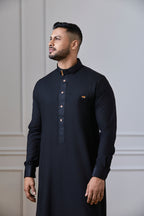 Black Jacquard Collar Thobe with Elegant Detailing | AN 2461
