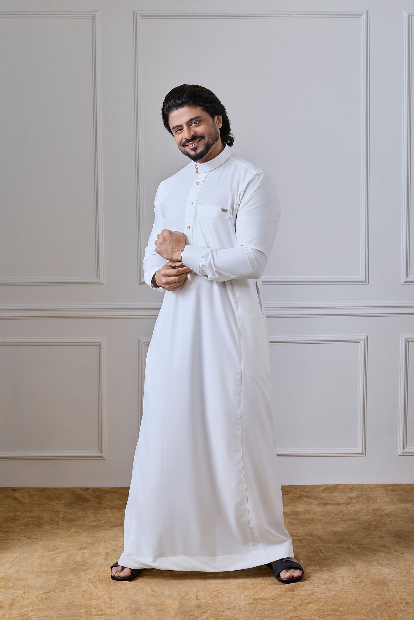 Cream Prestige Thobe with Contrast Collar & Cuff Detailing | AN 2323