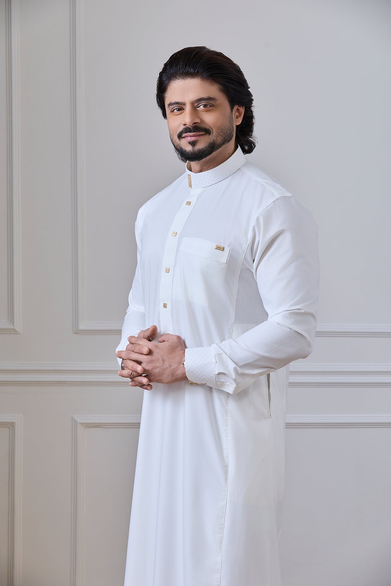 Cream Prestige Thobe with Contrast Collar & Cuff Detailing | AN 2323