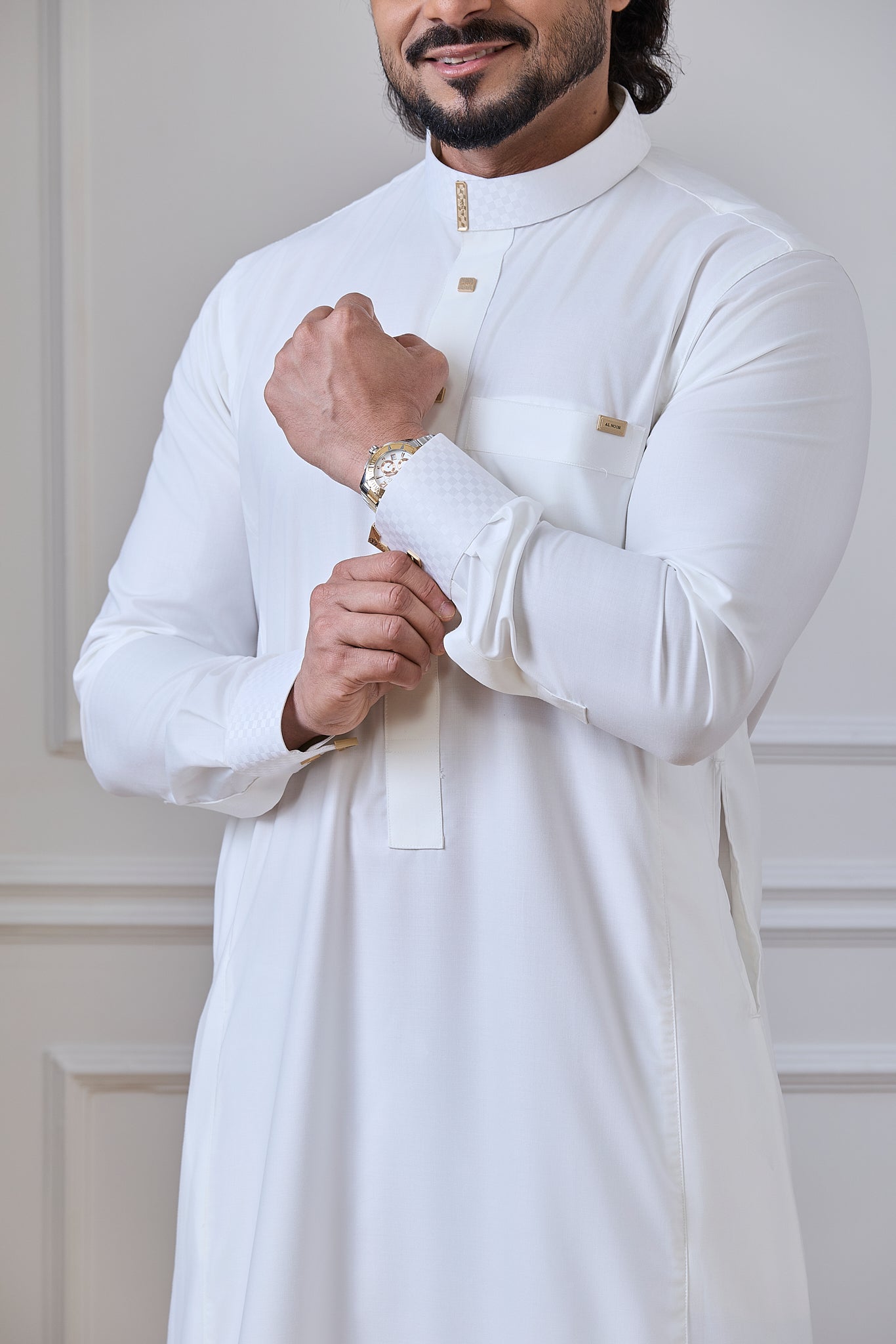Cream Prestige Thobe with Contrast Collar & Cuff Detailing | AN 2323