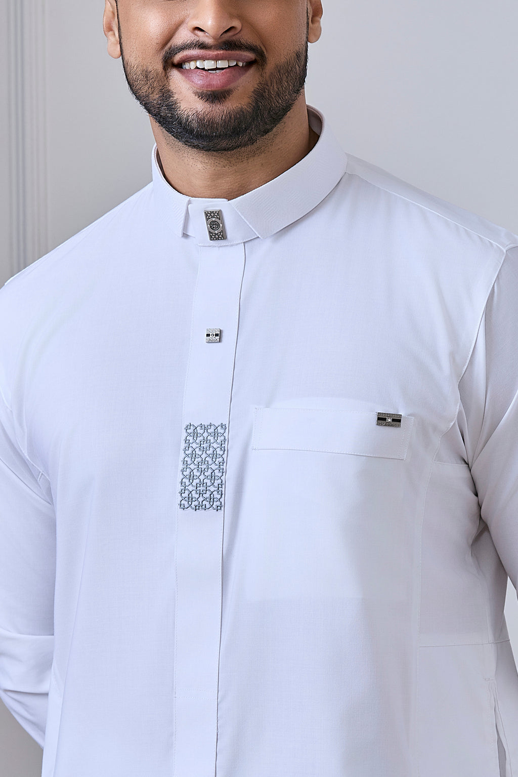 White Embroidery Thobe and Jubba for Men | AN 2450