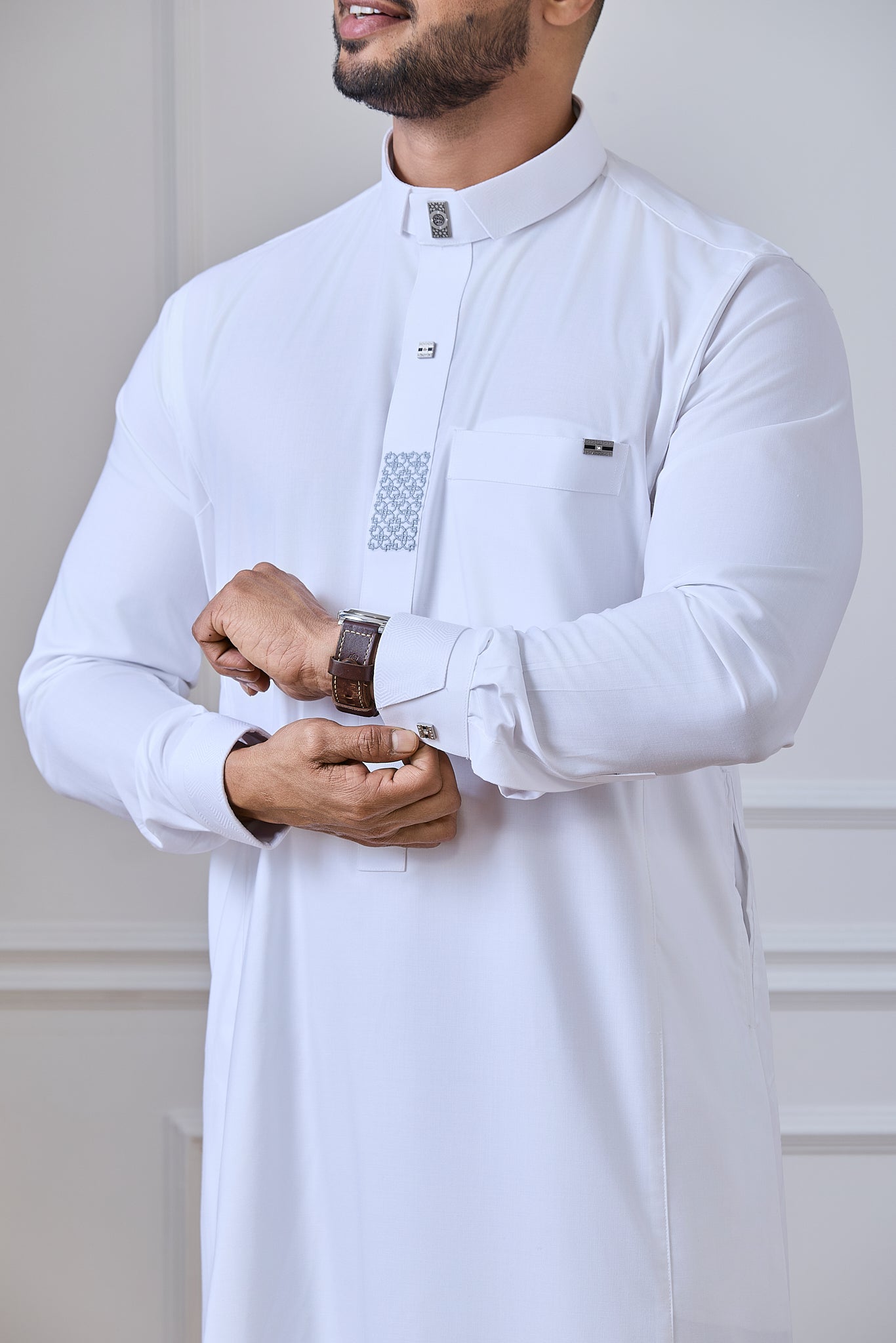 White Embroidery Thobe and Jubba for Men | AN 2450