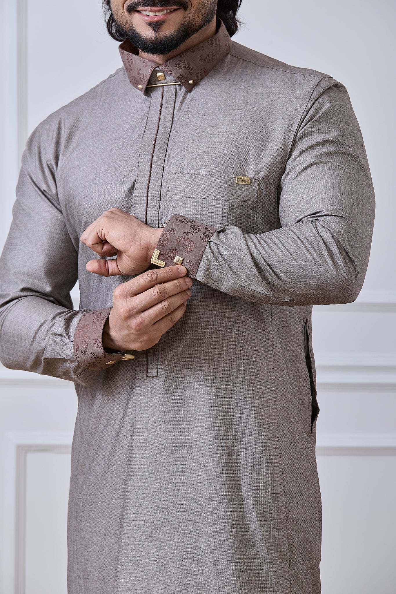 Paisley Jacquard Fabric Jubba for Men | AN 2320