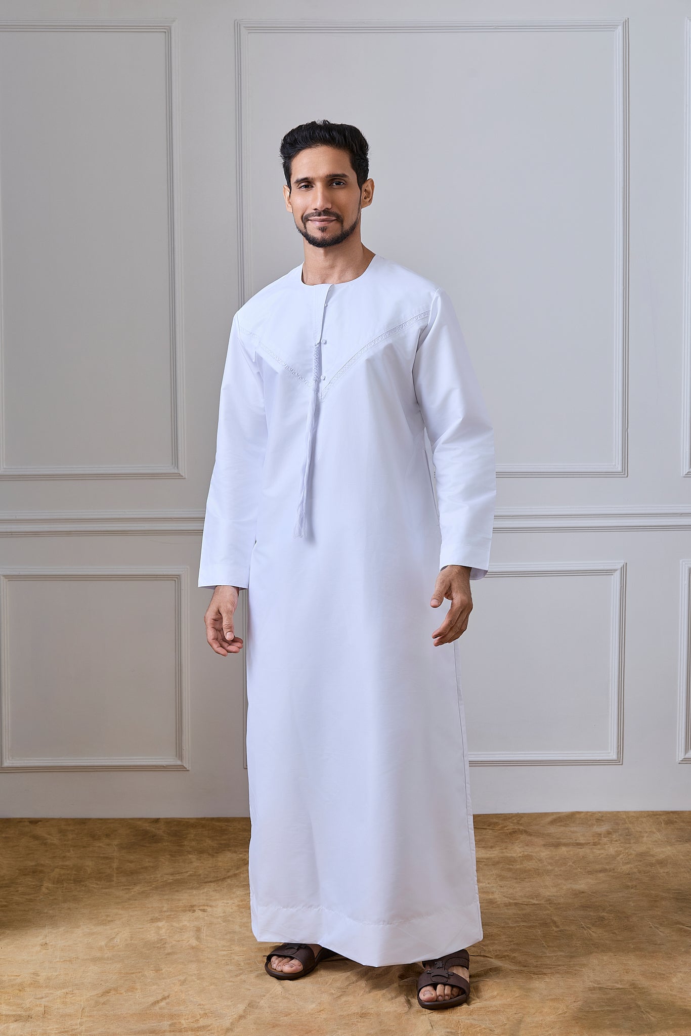 White Pleated Emirati Thobe | AN 2298