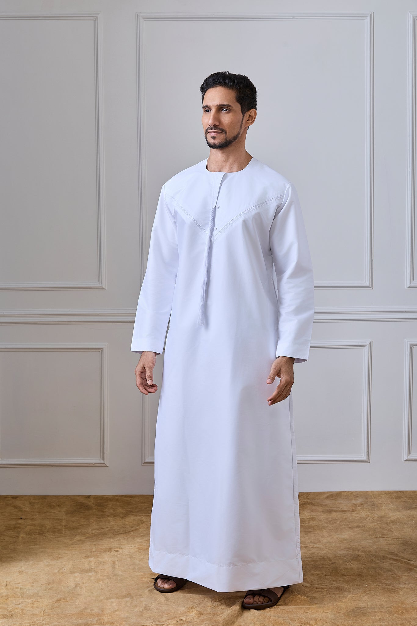 White Pleated Emirati Thobe | AN 2298