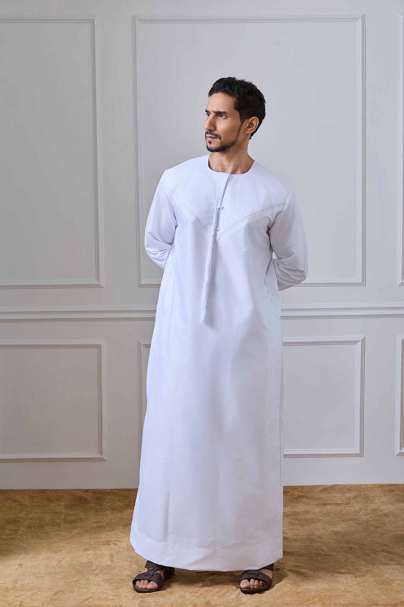 White Pleated Emirati Thobe | AN 2298
