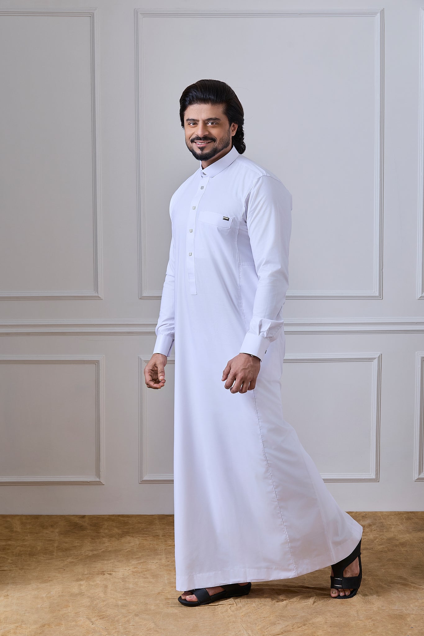 White Tuxedo Thobe with Cuffed Sleeves Grey Metal Tag | AN 1535