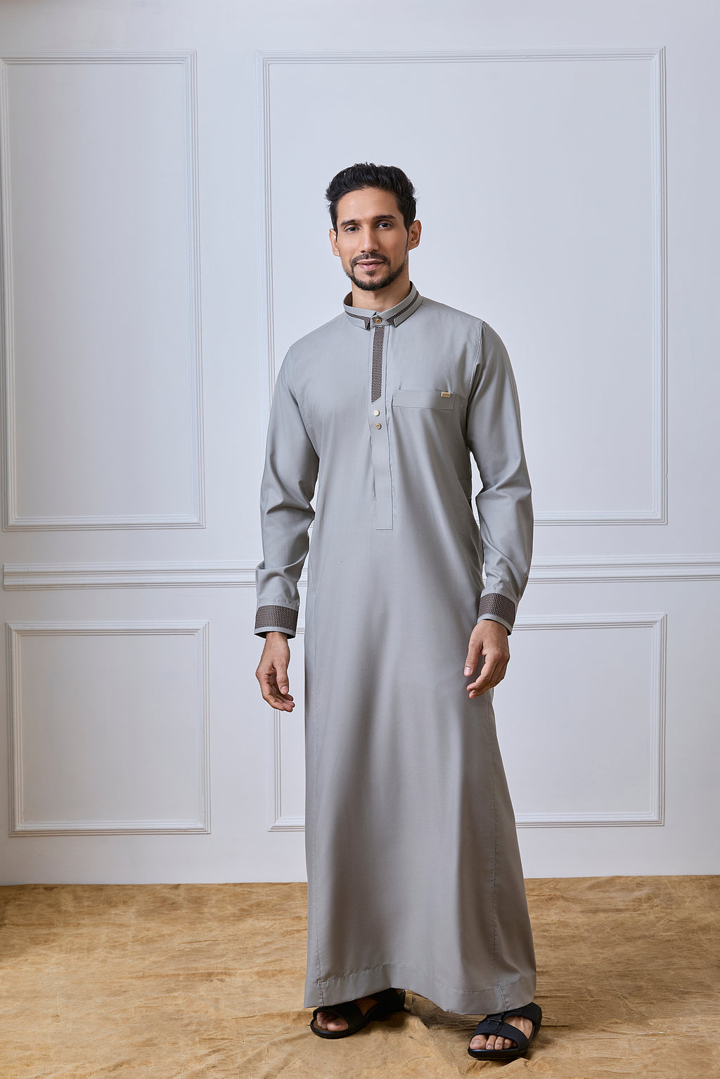 Grey Thobe | AN 2452 C3