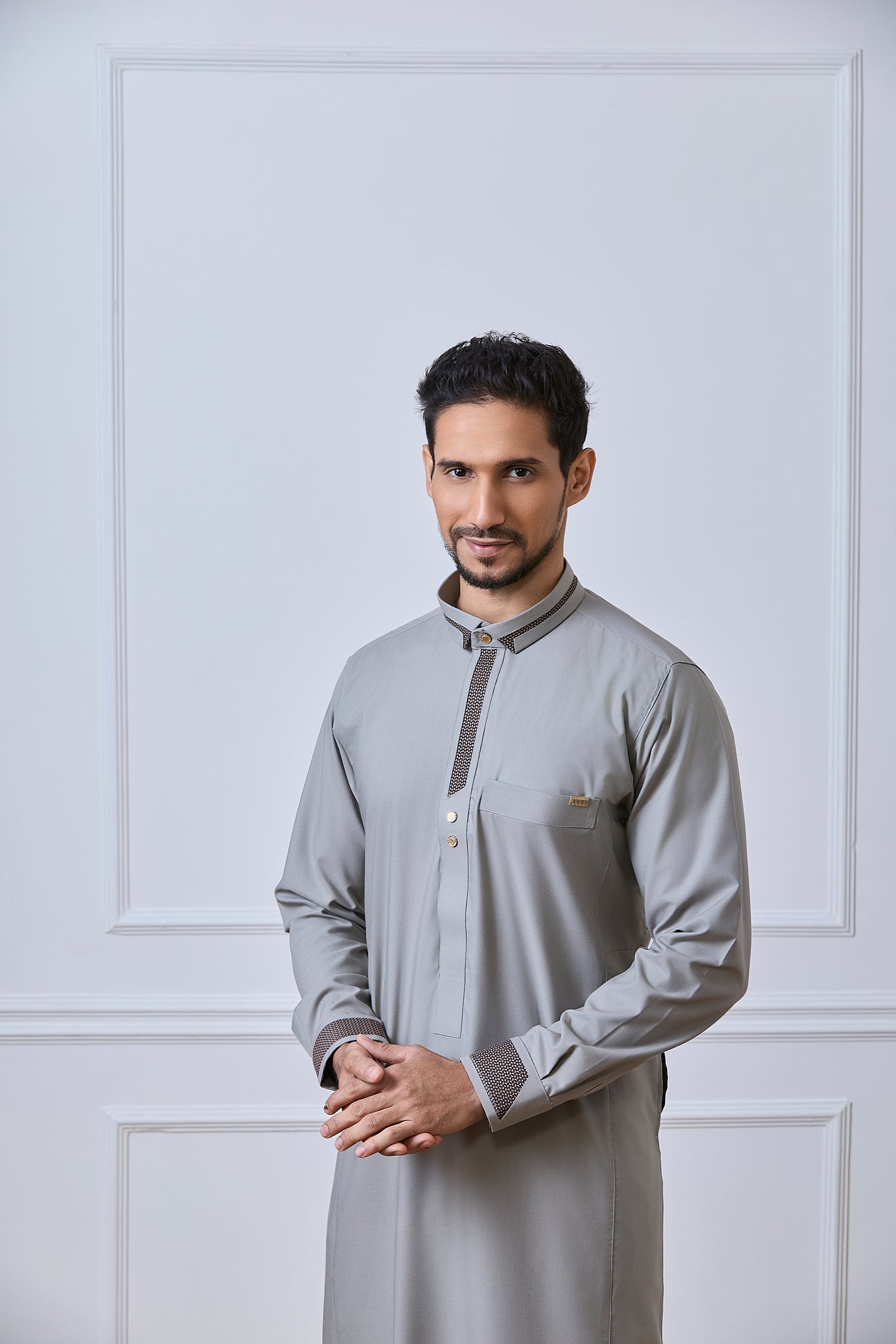 Grey Thobe | AN 2452 C3